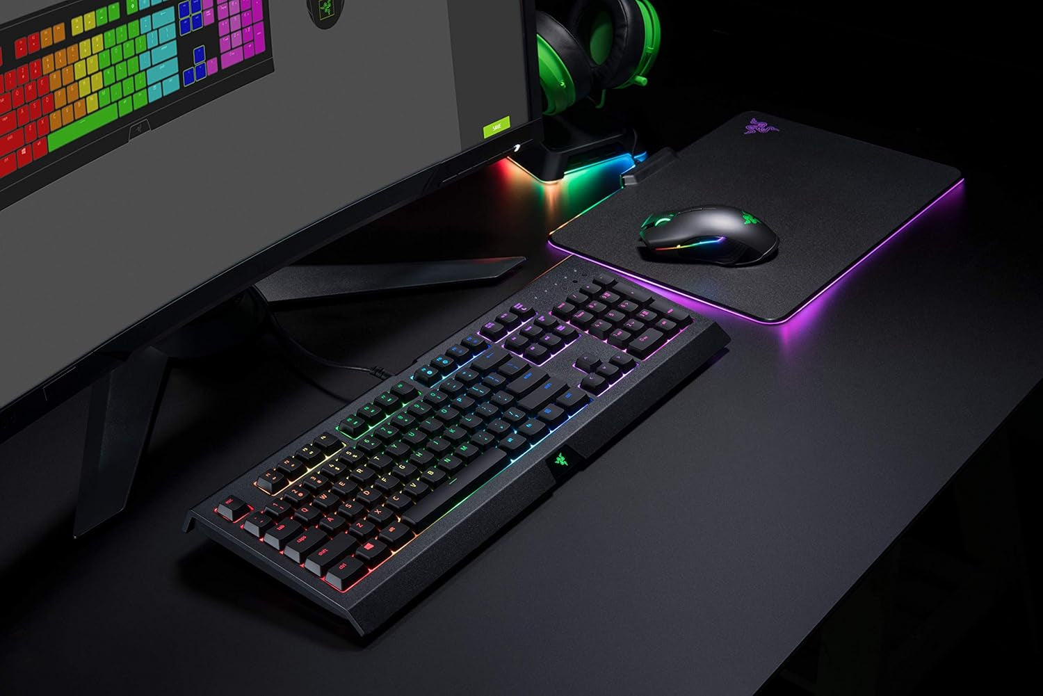 Cynosa Chroma Gaming Keyboard: Individually Backlit RGB Keys - Spill-Resistant Design - Programmable Macro Functionality - Quiet & Cushioned